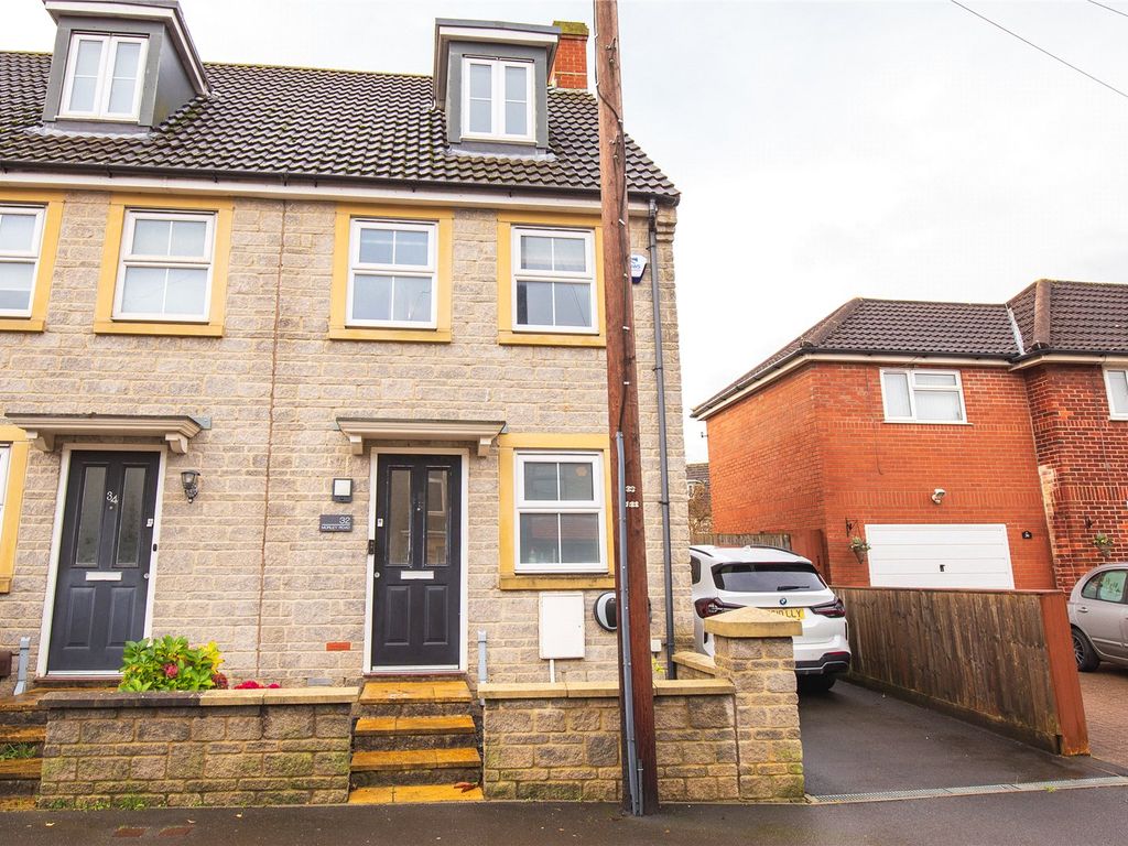 3 bed end terrace house for sale in Morley Road, Staple Hill, Bristol