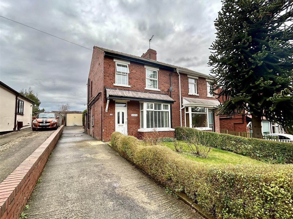 3 bed semidetached house for sale in Westfield Lane, Kippax, Leeds