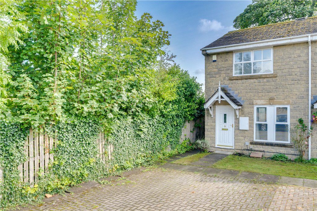 3 bed end terrace house for sale in Willow Tree Gardens, Burley In