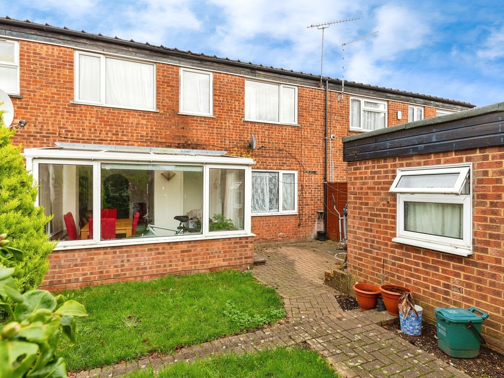 3 bed terraced house for sale in Onslow Close, Hatfield AL10, £375,000