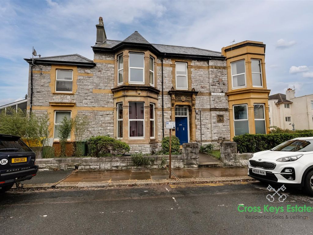 2 bed flat to rent in Greenbank Avenue, Plymouth PL4, £850 pcm Zoopla