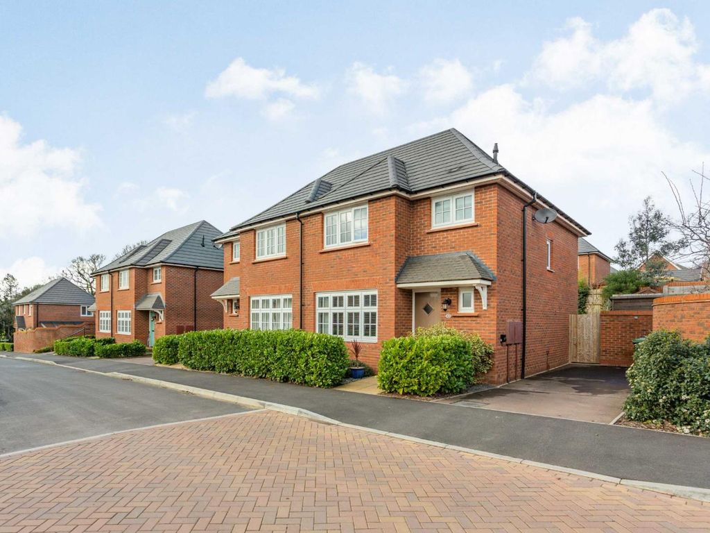 3 bed semidetached house for sale in Herbert Howells Way, Lydney