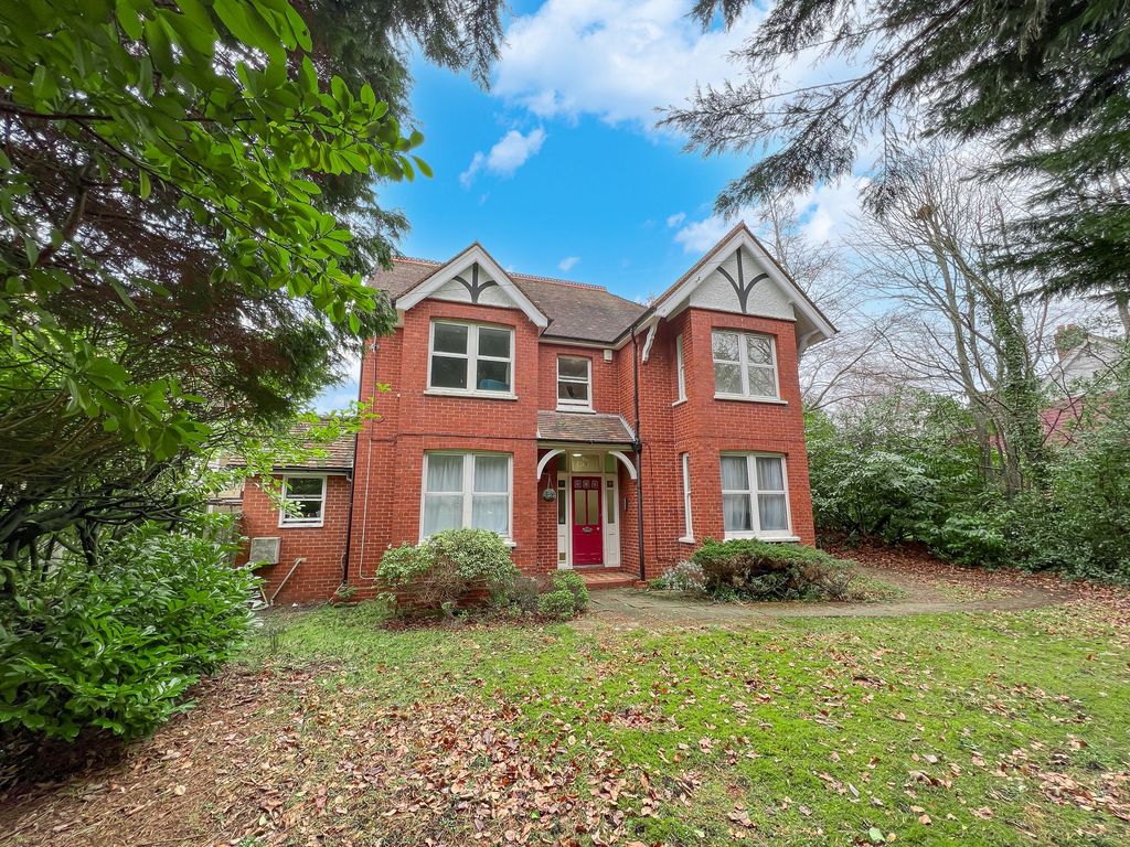 Studio for sale in London Road, The Grove London Road RH19 Zoopla