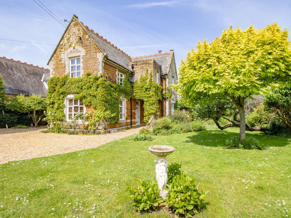 3 bed country house for sale in Church Road, King's Lynn