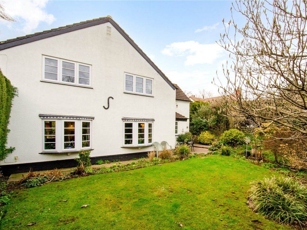 3 bed detached house for sale in Bournheath, Bromsgrove, Worcestershire