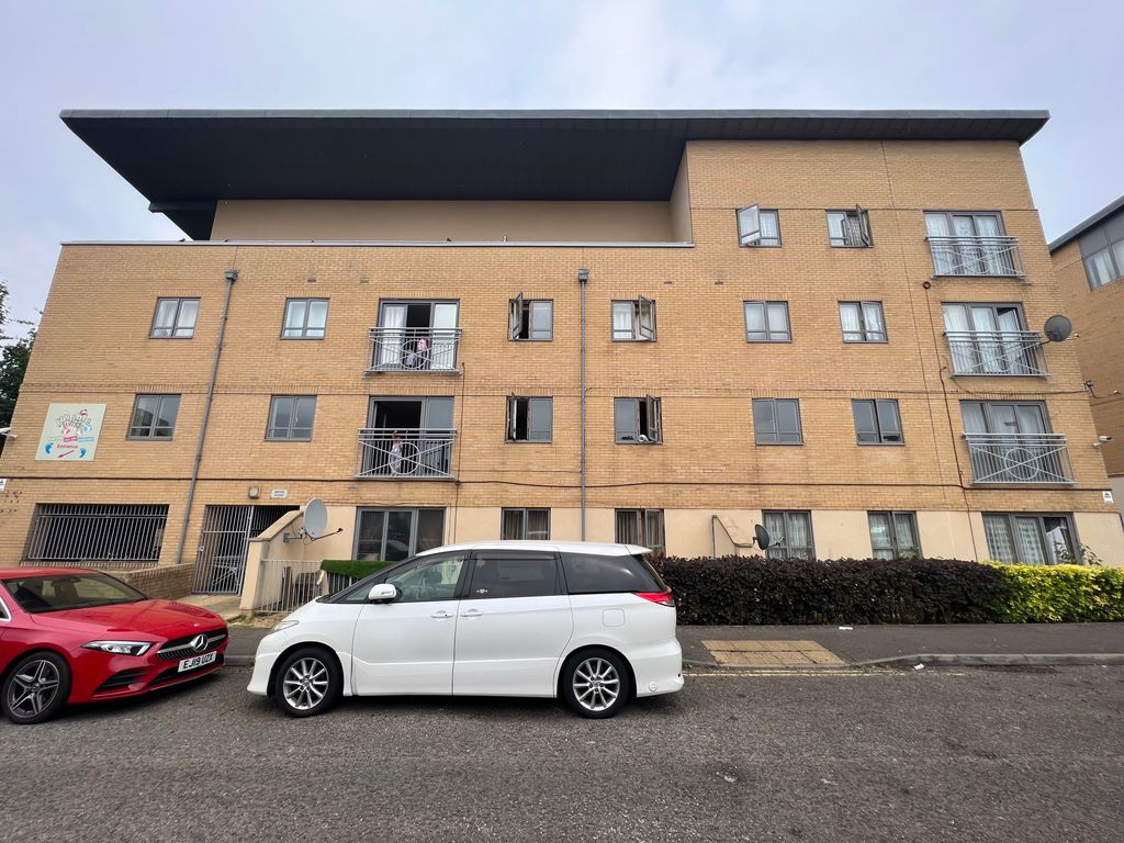 1 bed flat to rent in Sovereign Place, HarrowOnTheHill, Harrow HA1