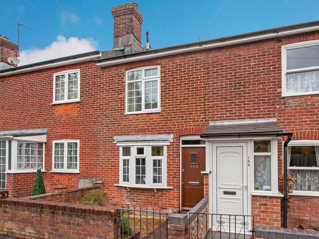 2 bed terraced house to rent in Alresford Road, Winchester SO23, £1,350