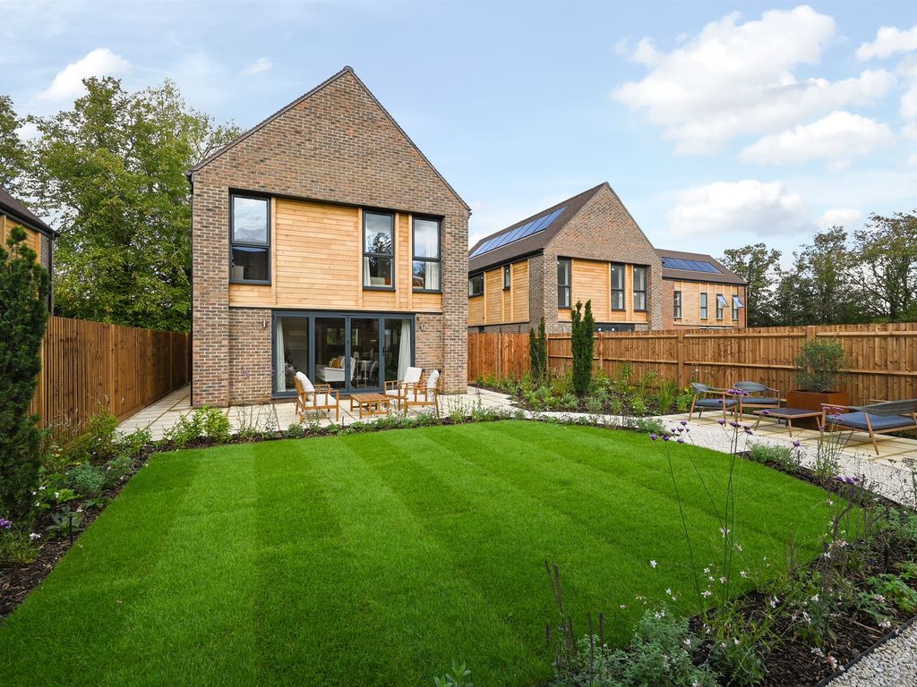 New home, 4 bed detached house for sale in Hanlye View, Cuckfield