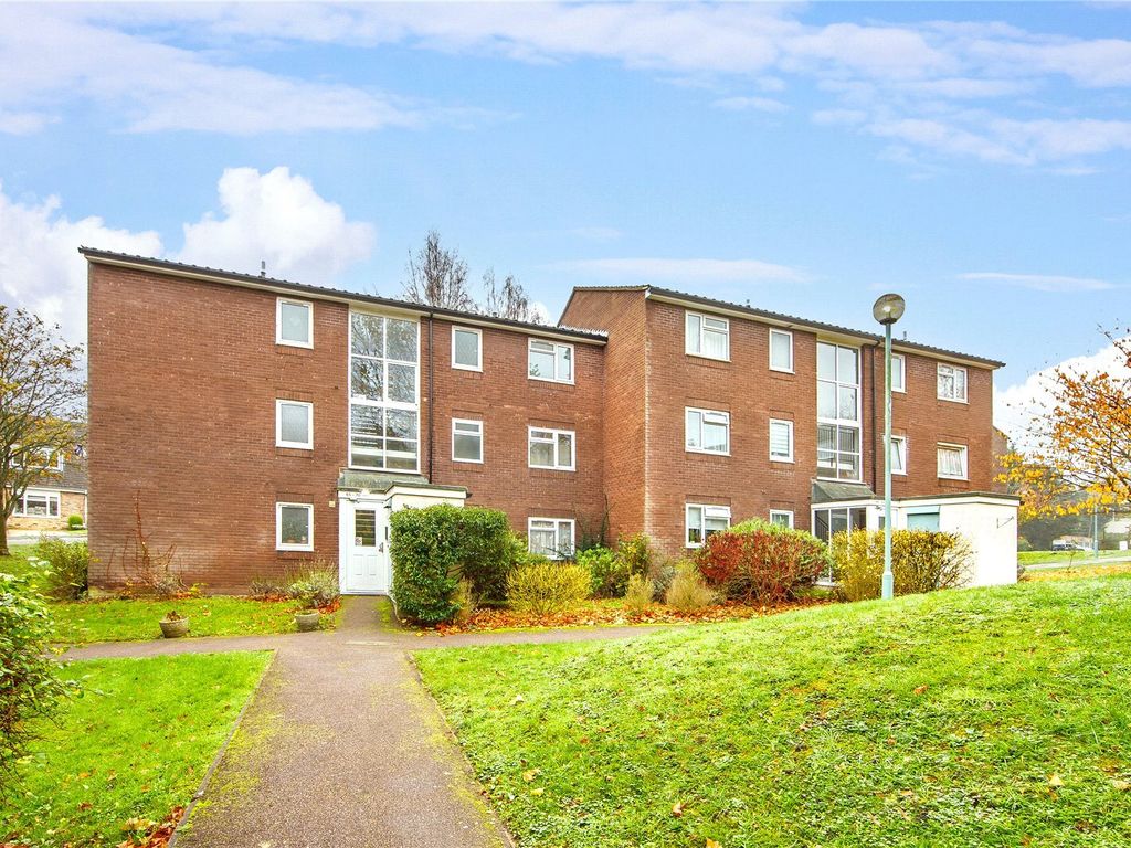 1 bed flat to rent in Scrubbitts Square, Radlett, Hertfordshire WD7, £1,350 pcm Zoopla