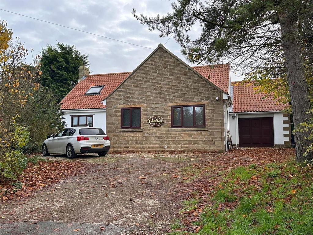 4 bed country house for sale in Folkton, Scarborough YO11 Zoopla