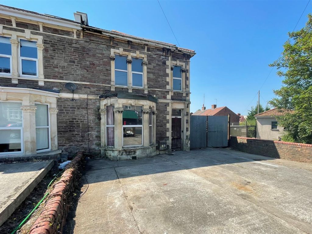 3 bed semidetached house for sale in Charlton Road, Kingswood, Bristol