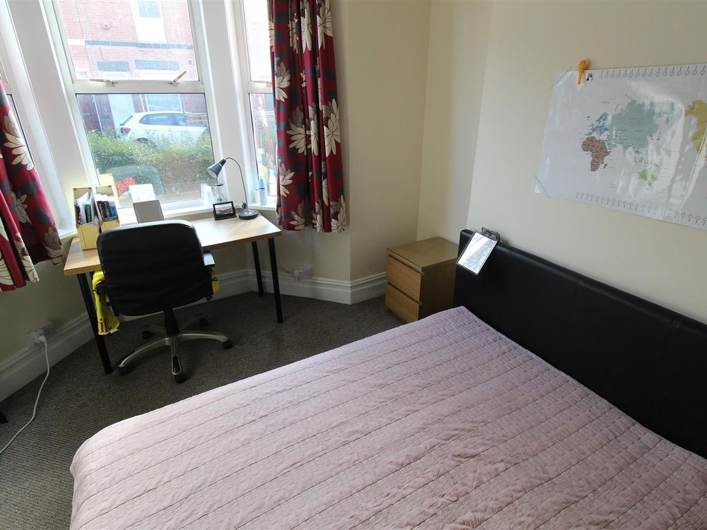 4 bed terraced house to rent in Humber Avenue, Coventry CV1, £1,400 pcm