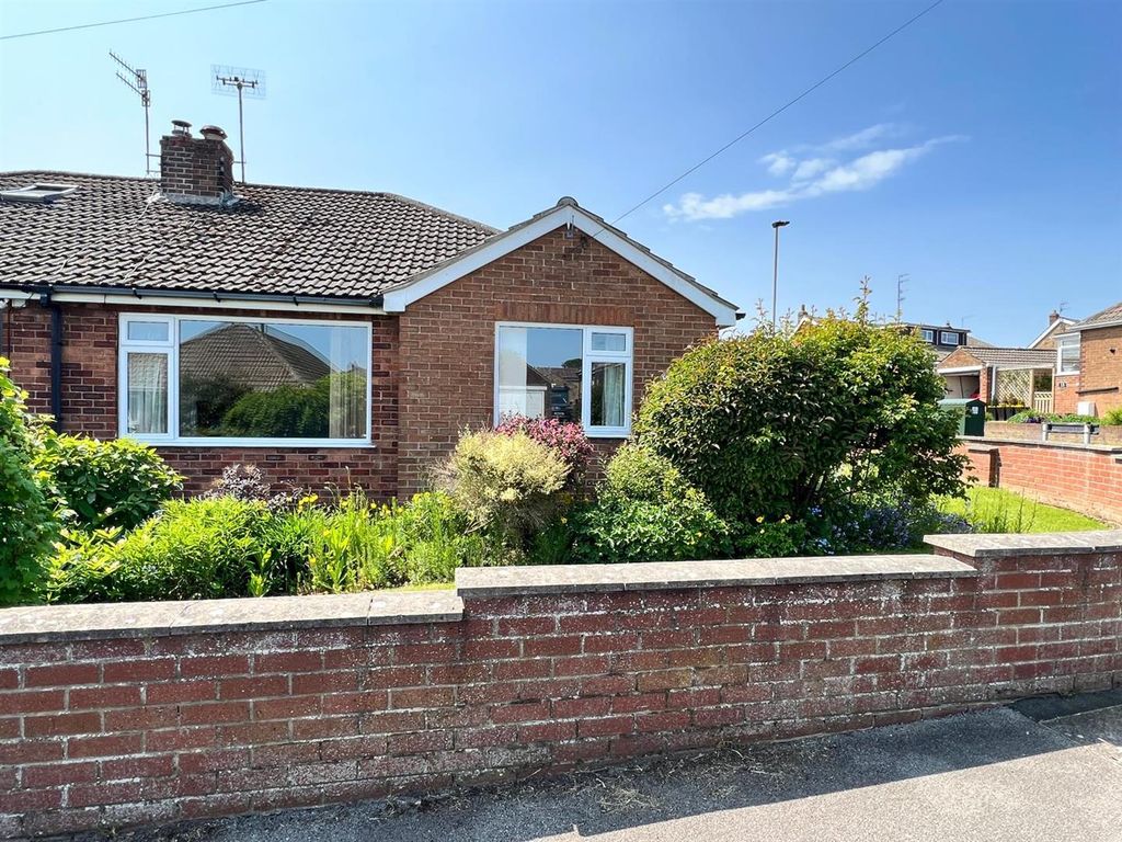 2 bed semidetached bungalow for sale in Broadlands Drive, East Ayton