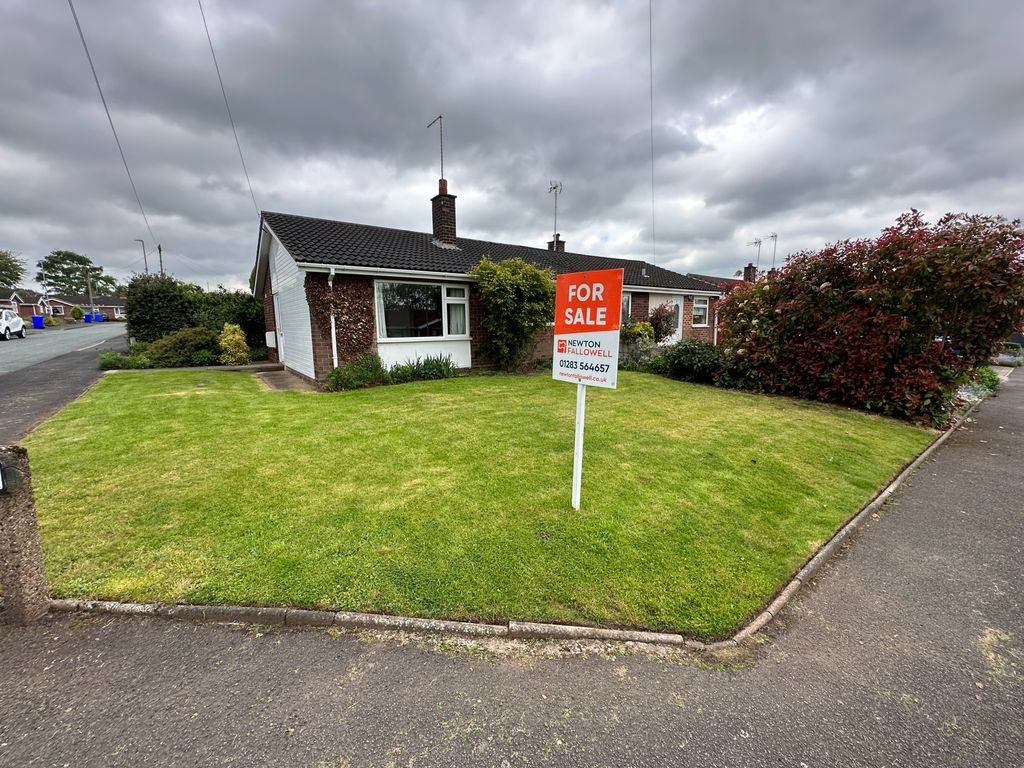 2 bed semidetached bungalow for sale in Dalebrook Road, Winshill