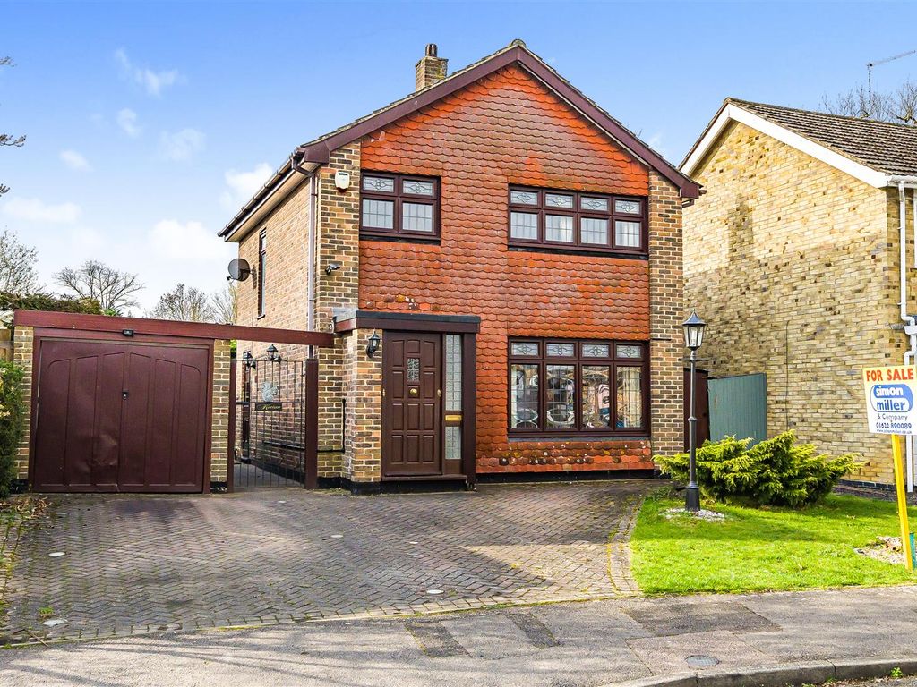 3 bed detached house for sale in Chestnut Avenue, Staplehurst