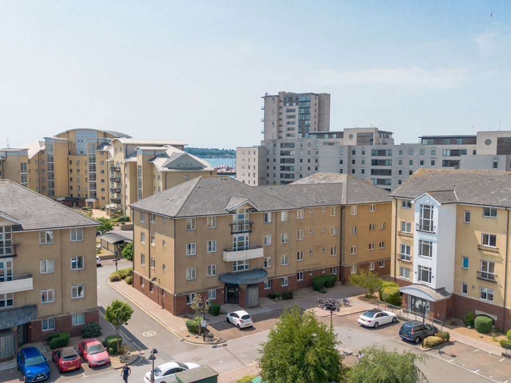 1 bed flat for sale in Adventurers Quay, Cardiff Bay, Cardiff, South