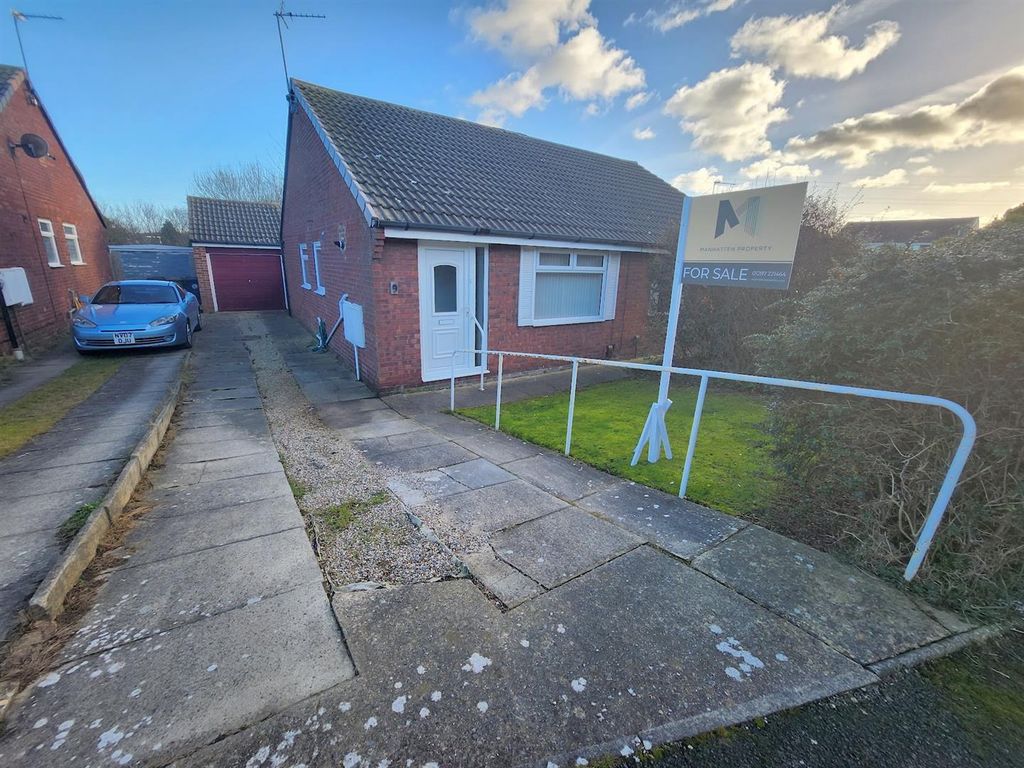 2 bed semidetached bungalow for sale in Tintern Road, SkeltonIn