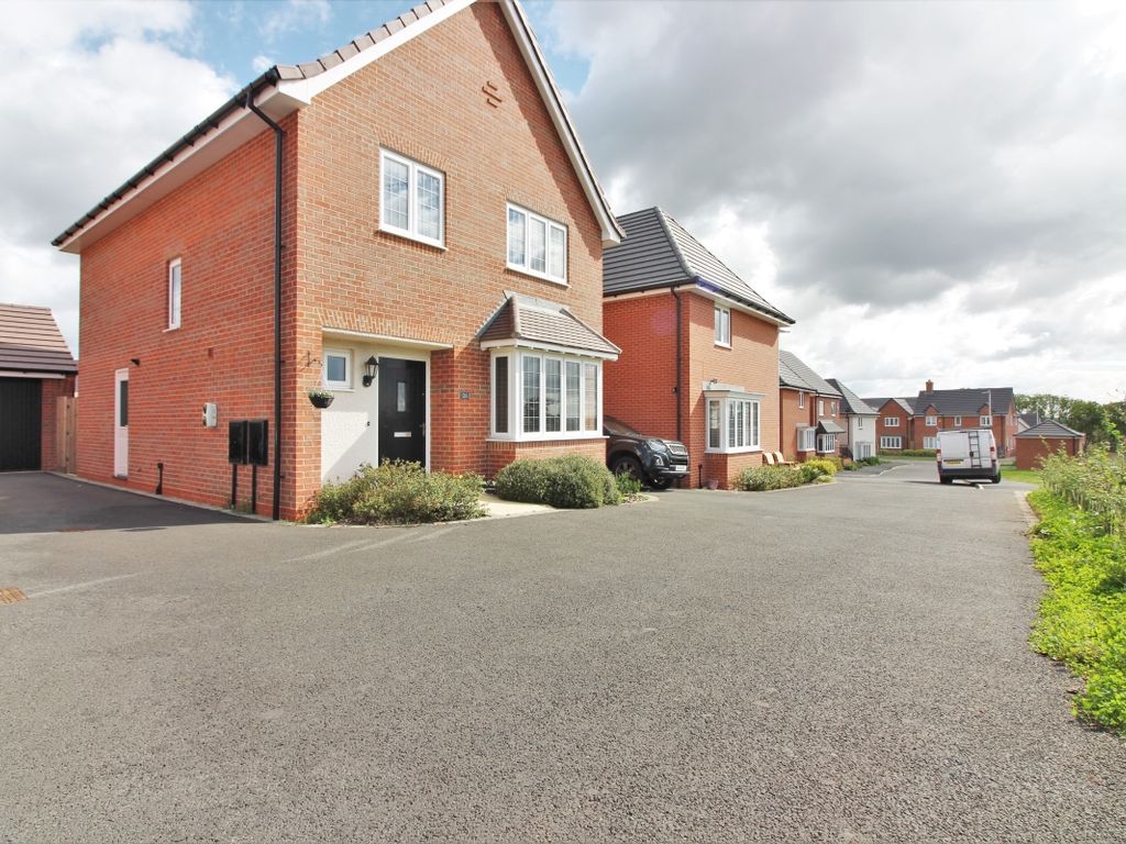 4 bed detached house to rent in Jackson Avenue, Tachbrook