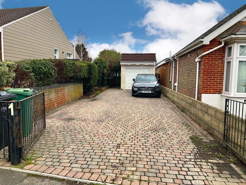 3 bed detached bungalow for sale in South Road, Cosham, Portsmouth PO6