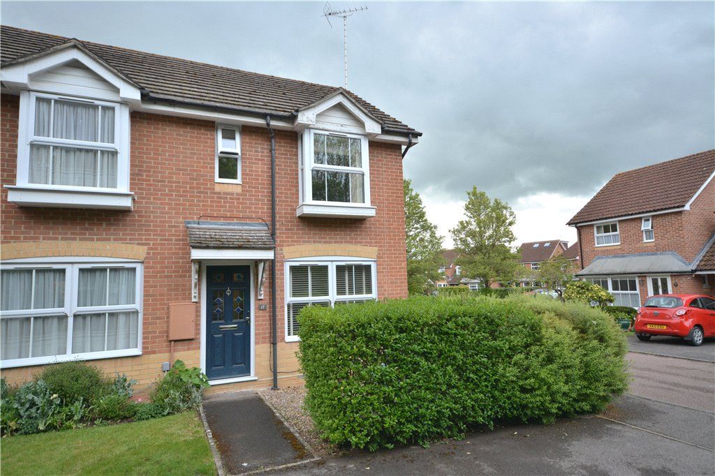 2 bed end terrace house for sale in Wallcroft Close, Binfield
