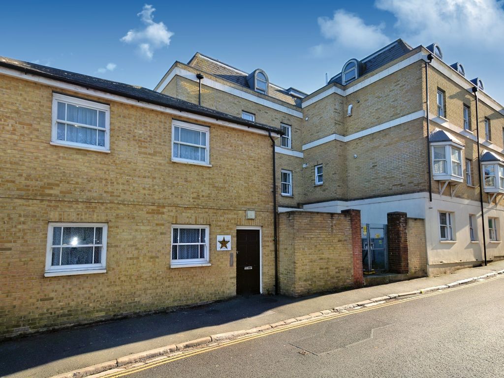 2 bed flat to rent in Star Street, Ryde PO33 Zoopla