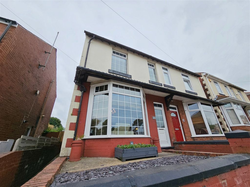 3 bed semidetached house for sale in Lundhill Road, Wombwell, Barnsley