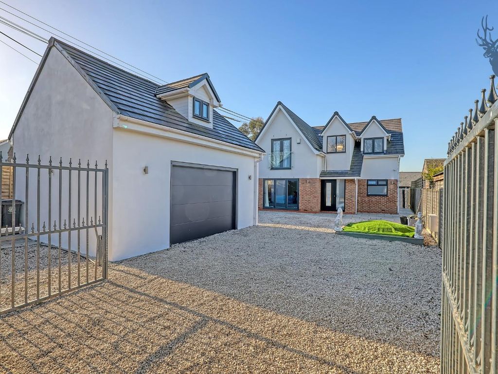 4 bed detached house for sale in Curtis Mill Lane, Navestock, Romford