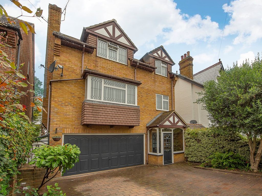 3 bed detached house for sale in Manygate Lane, Shepperton TW17, £