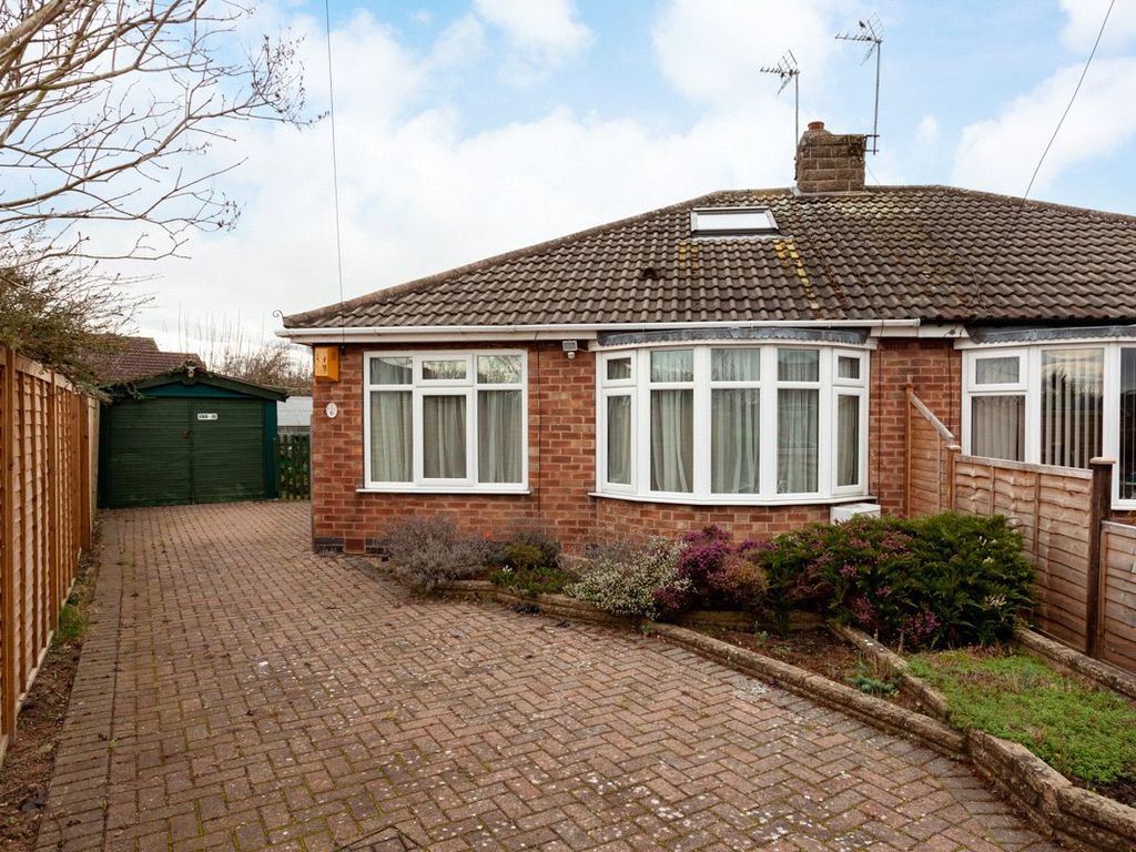 2 bed bungalow for sale in Badger Paddock, York, North Yorkshire YO31