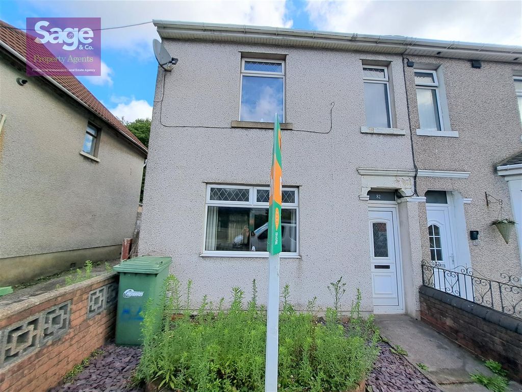 3 bed end terrace house for sale in Risca Road, Cross Keys, Newport