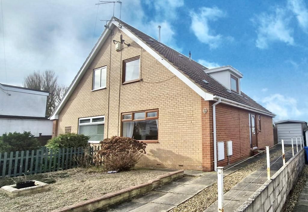 2 bed semidetached bungalow for sale in Marlborough Avenue, Hornsea