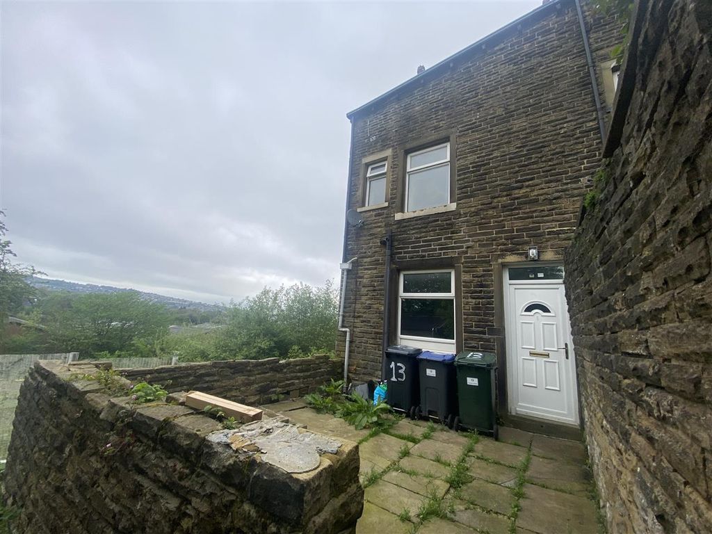 3 bed end terrace house to rent in Century Street, Keighley BD21 Zoopla