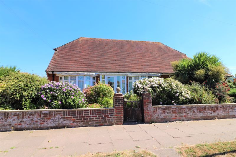 3 bed bungalow for sale in Alinora Crescent, GoringBySea, Worthing