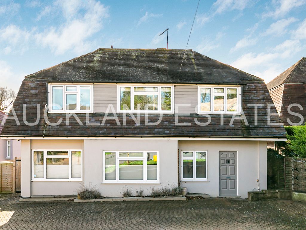 3 bed for sale in Tolmers Gardens, Cuffley, Potters Bar EN6