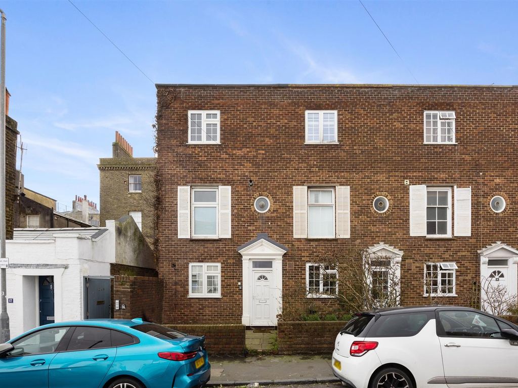 3 bed property for sale in Bristol Gardens, Brighton BN2, £550,000 Zoopla