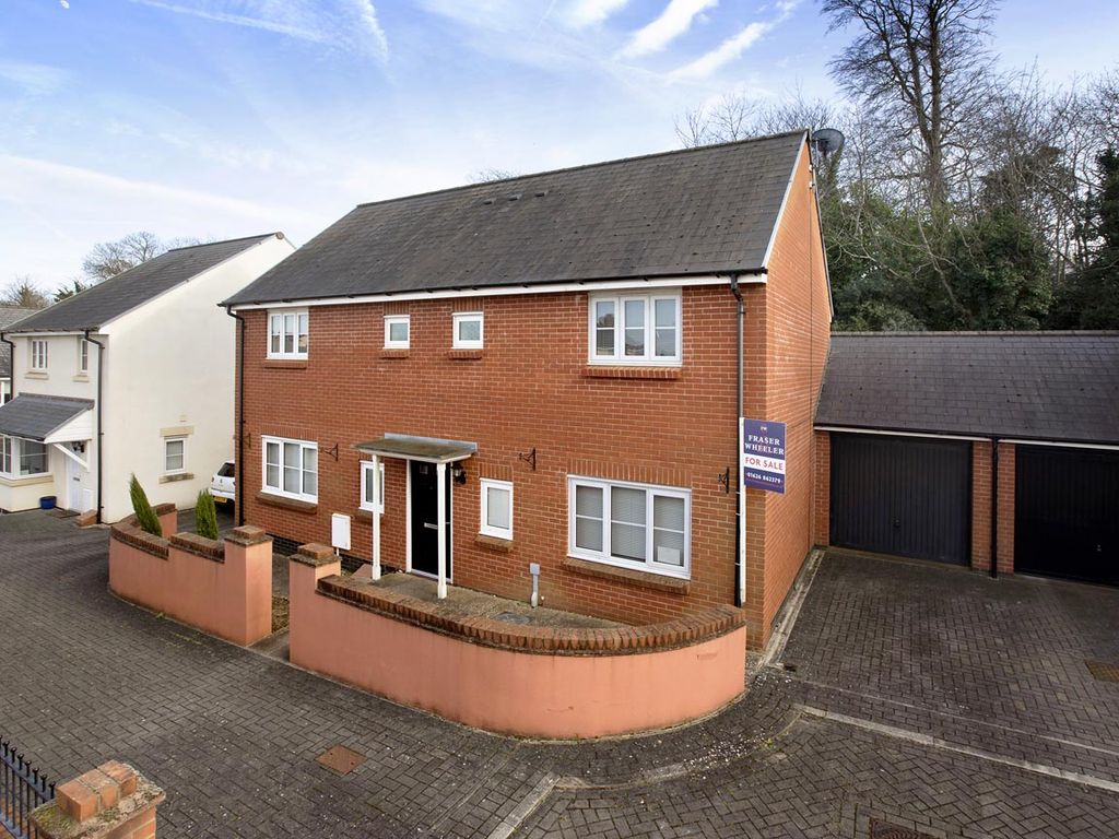 4 bed detached house for sale in Roscoff Road, Dawlish EX7, £425,000