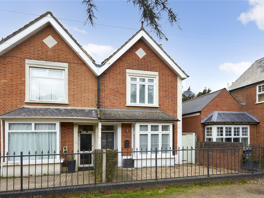 3 bed semidetached house for sale in Crockford Park Road, Addlestone