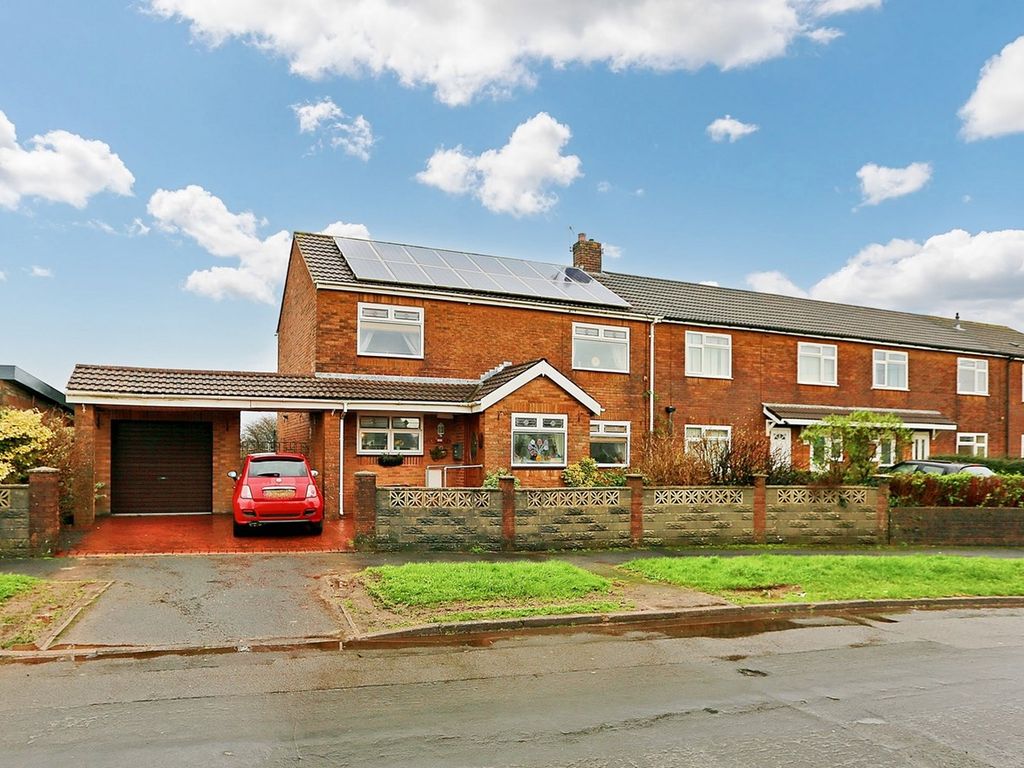 3 bed semidetached house for sale in Birchgrove, Llanharry, Pontyclun