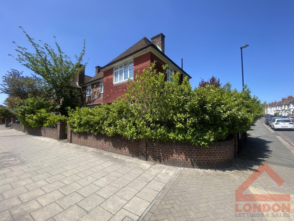 2 bed shared to rent in Sydenham Road, London SE26 Zoopla