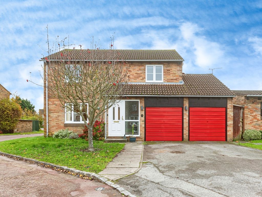 4 bed detached house for sale in Bythorn Close, Lower Earley, Reading