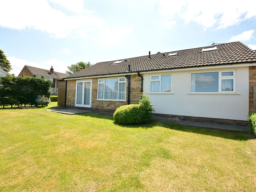 5 bed bungalow for sale in Linton Avenue, Leeds, West Yorkshire LS17