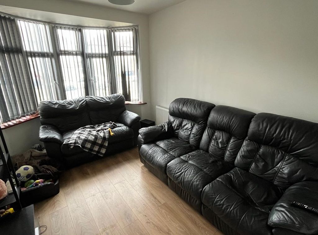 4 bed terraced house to rent in Hart Grove, Southall UB1, £2,500 pcm Zoopla