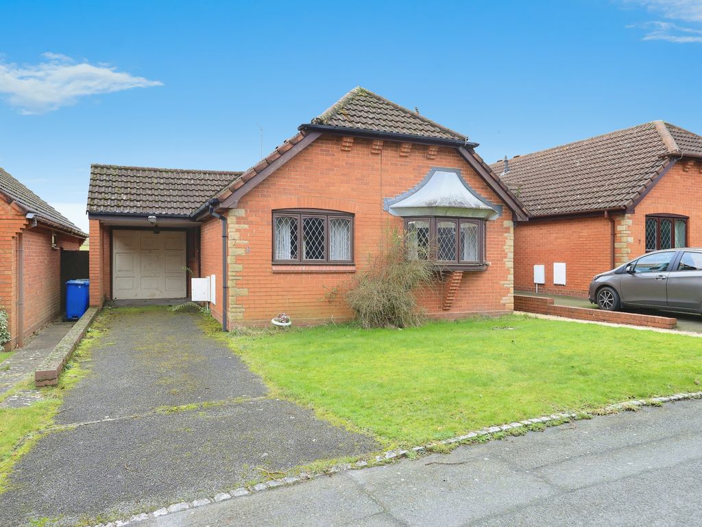2 bed bungalow for sale in Drive, Wolverhampton WV4, £240,000 Zoopla
