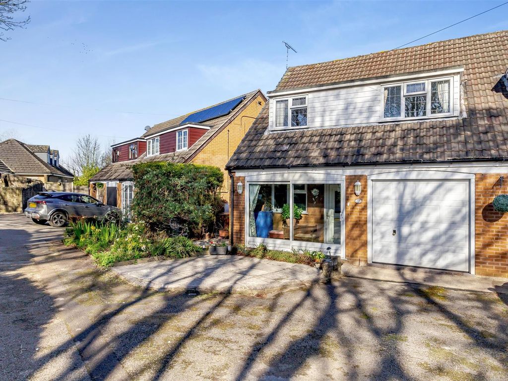 3 bed semidetached house for sale in Marples Avenue, Mansfield