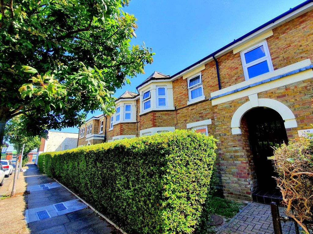 2 bed flat to rent in Parkland Court, Maryland Park, Stratford E15 Zoopla