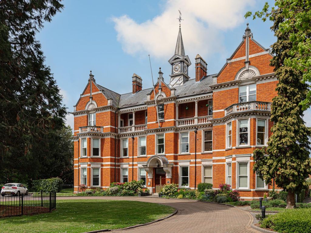 2 bed flat for sale in Prospect House, Grove Close, Epsom KT19 Zoopla