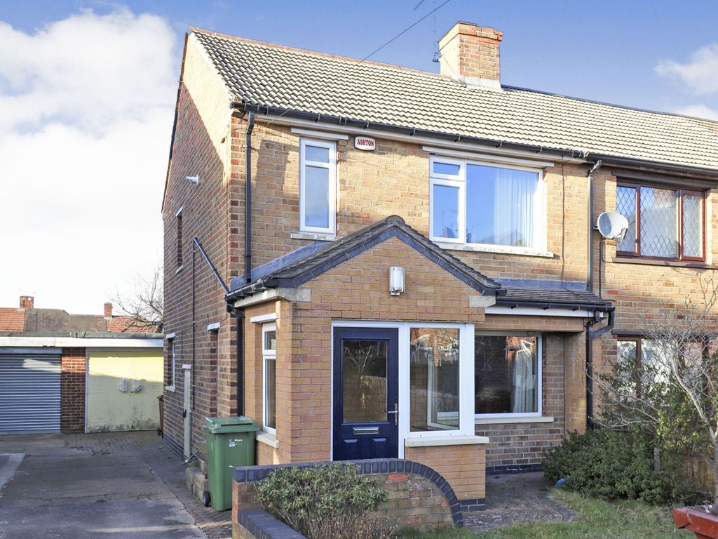3 bed semidetached house for sale in Lamb Hill Close, Sheffield S13