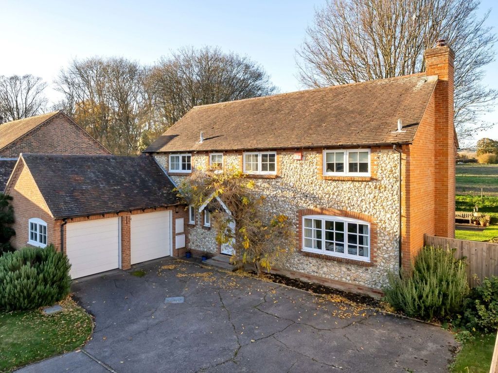 4 bed detached house for sale in Keepers Wood, Chichester PO19, £