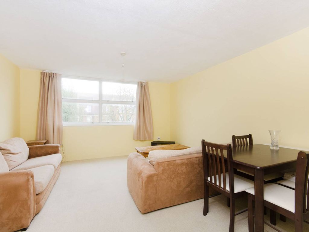 2 bed to rent in Fulham Road, Parsons Green, London SW6, £