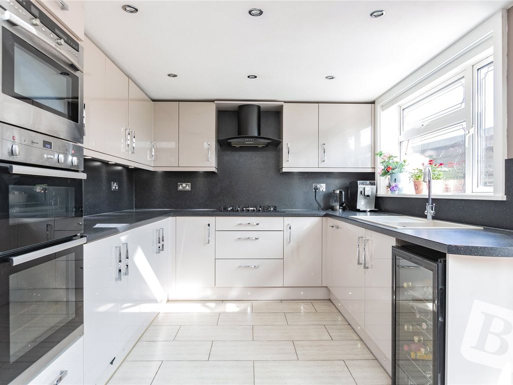 4 bed semidetached house for sale in Sunnyside Gardens, Upminster RM14, £750,000 Zoopla